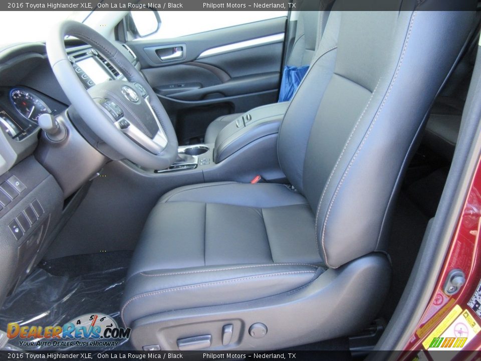 Front Seat of 2016 Toyota Highlander XLE Photo #23
