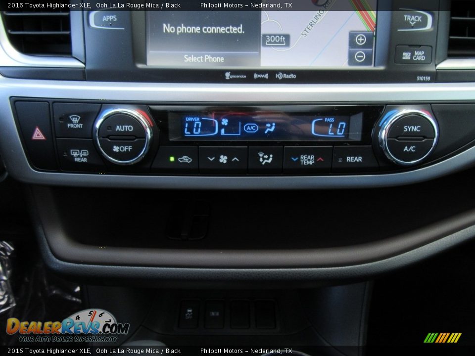 Controls of 2016 Toyota Highlander XLE Photo #29