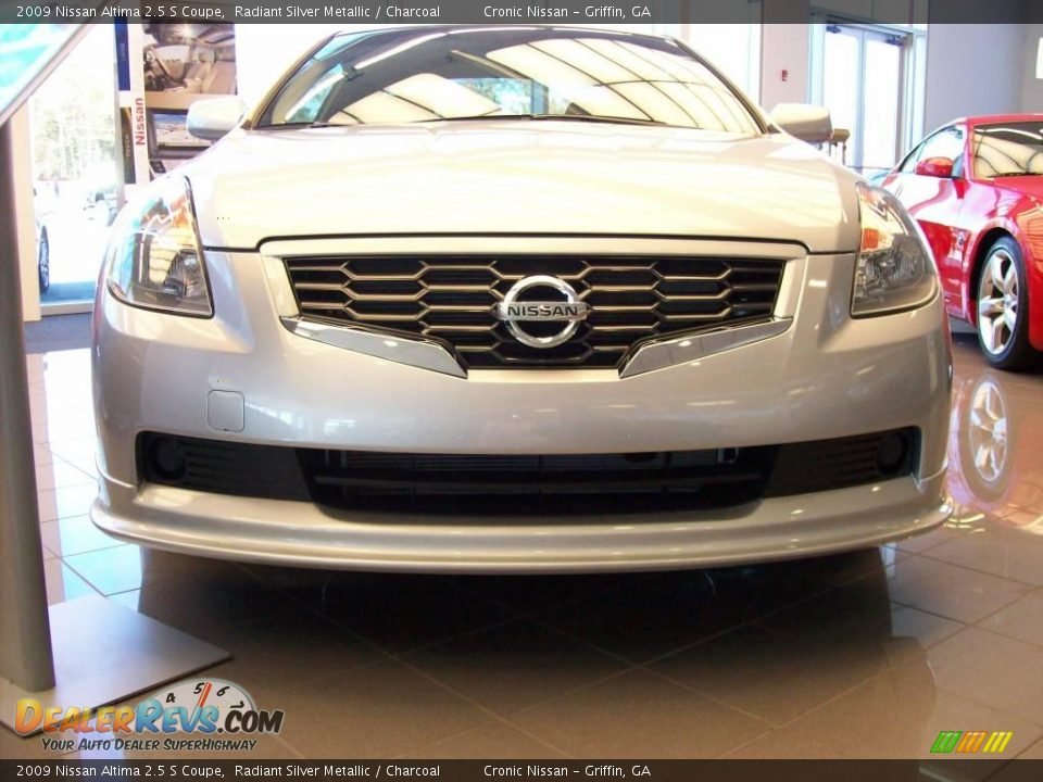 2009 Nissan Altima 2.5 S Coupe Radiant Silver Metallic / Charcoal Photo #10