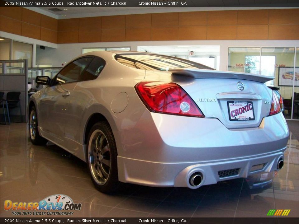2009 Nissan Altima 2.5 S Coupe Radiant Silver Metallic / Charcoal Photo #11