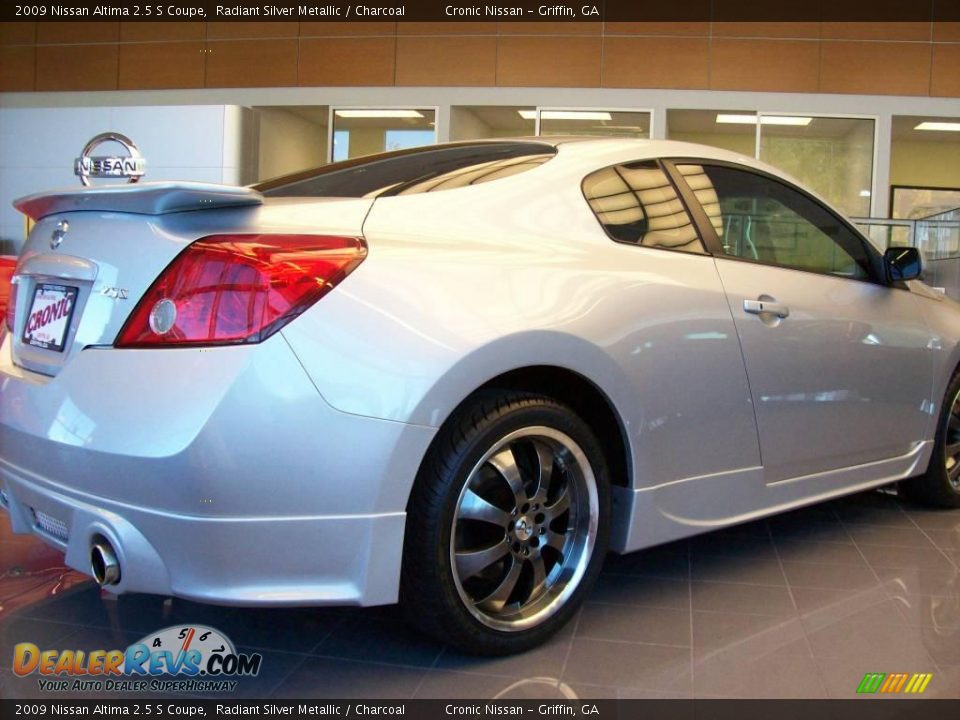 2009 Nissan Altima 2.5 S Coupe Radiant Silver Metallic / Charcoal Photo #12