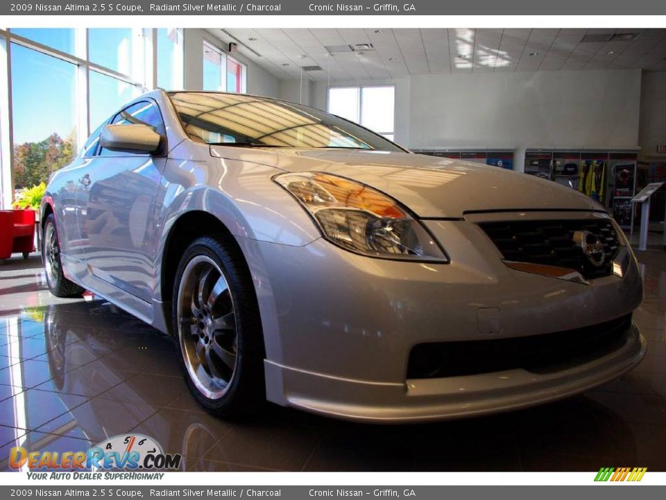 2009 Nissan Altima 2.5 S Coupe Radiant Silver Metallic / Charcoal Photo #13
