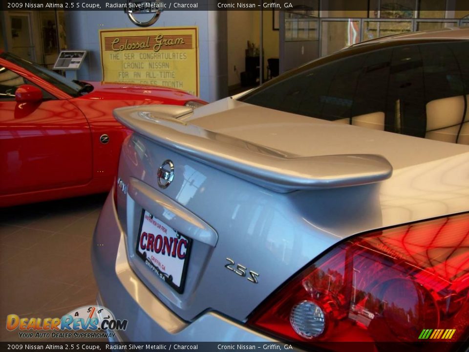 2009 Nissan Altima 2.5 S Coupe Radiant Silver Metallic / Charcoal Photo #16