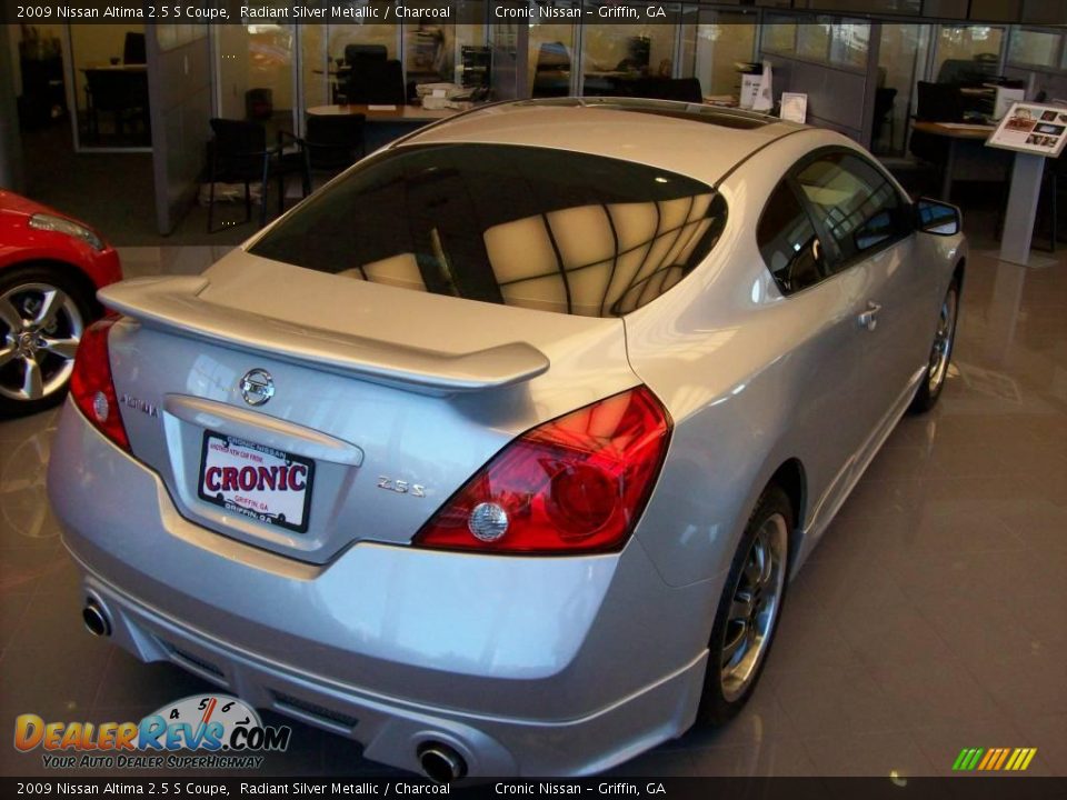2009 Nissan Altima 2.5 S Coupe Radiant Silver Metallic / Charcoal Photo #21
