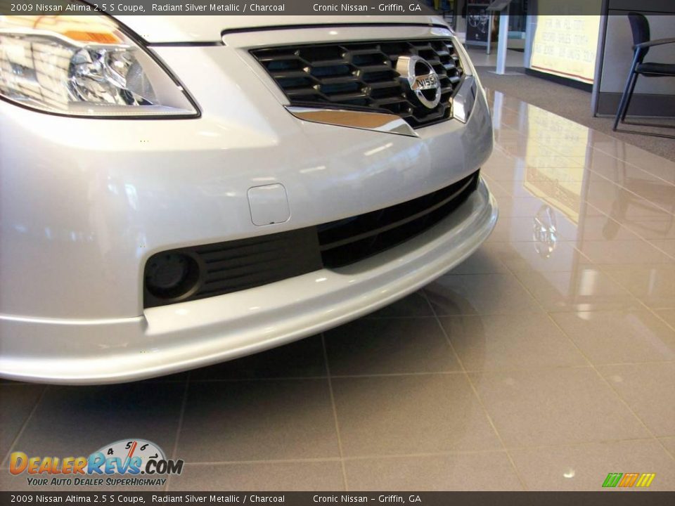 2009 Nissan Altima 2.5 S Coupe Radiant Silver Metallic / Charcoal Photo #22