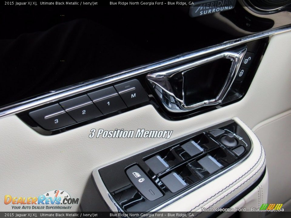 2015 Jaguar XJ XJ Ultimate Black Metallic / Ivory/Jet Photo #25