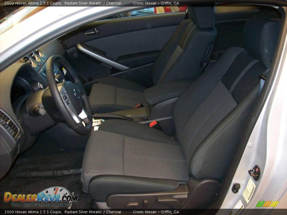 2009 Nissan Altima 2.5 S Coupe Radiant Silver Metallic / Charcoal Photo #24