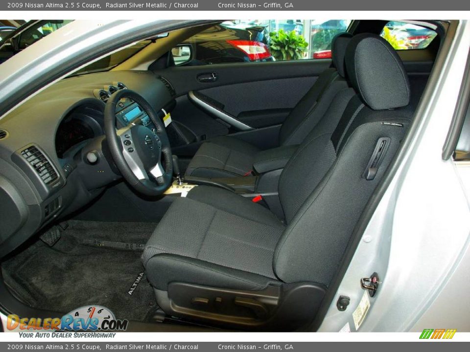2009 Nissan Altima 2.5 S Coupe Radiant Silver Metallic / Charcoal Photo #25