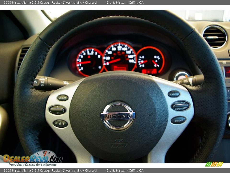 2009 Nissan Altima 2.5 S Coupe Radiant Silver Metallic / Charcoal Photo #28