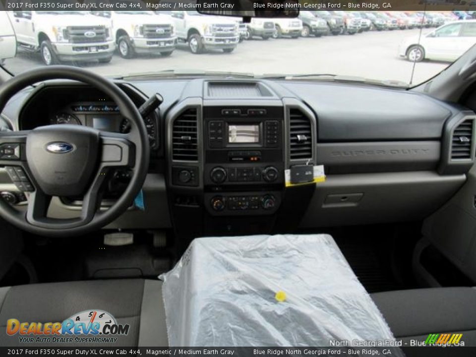 2017 Ford F350 Super Duty XL Crew Cab 4x4 Magnetic / Medium Earth Gray Photo #17