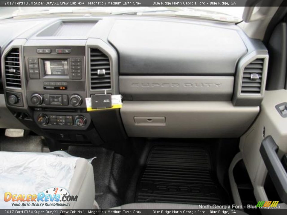 2017 Ford F350 Super Duty XL Crew Cab 4x4 Magnetic / Medium Earth Gray Photo #18