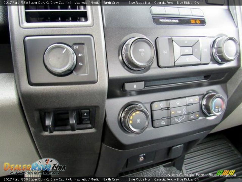 2017 Ford F350 Super Duty XL Crew Cab 4x4 Magnetic / Medium Earth Gray Photo #22