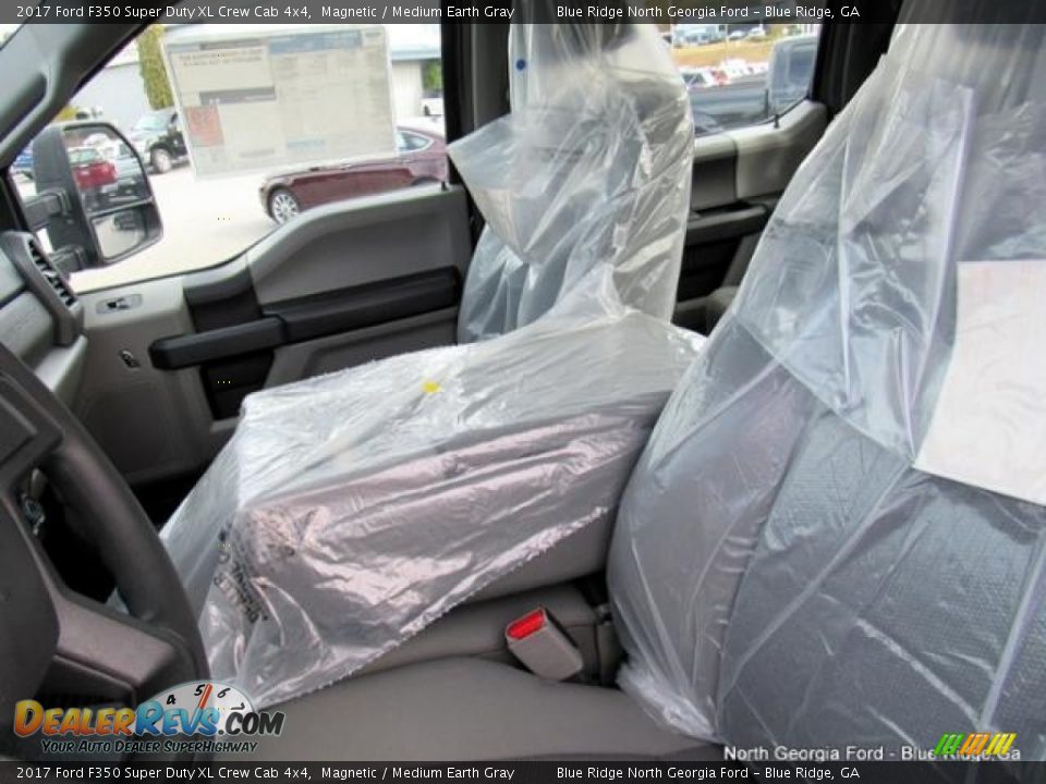 2017 Ford F350 Super Duty XL Crew Cab 4x4 Magnetic / Medium Earth Gray Photo #24
