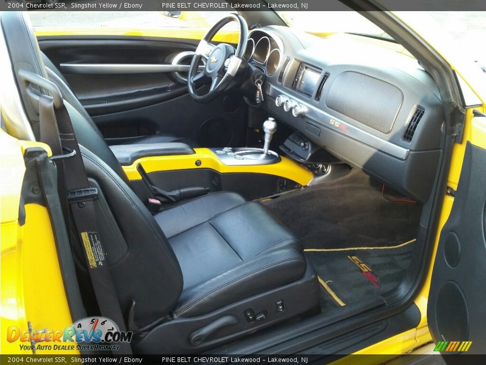 2004 Chevrolet SSR Slingshot Yellow / Ebony Photo #7