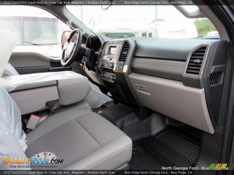 2017 Ford F350 Super Duty XL Crew Cab 4x4 Magnetic / Medium Earth Gray Photo #28