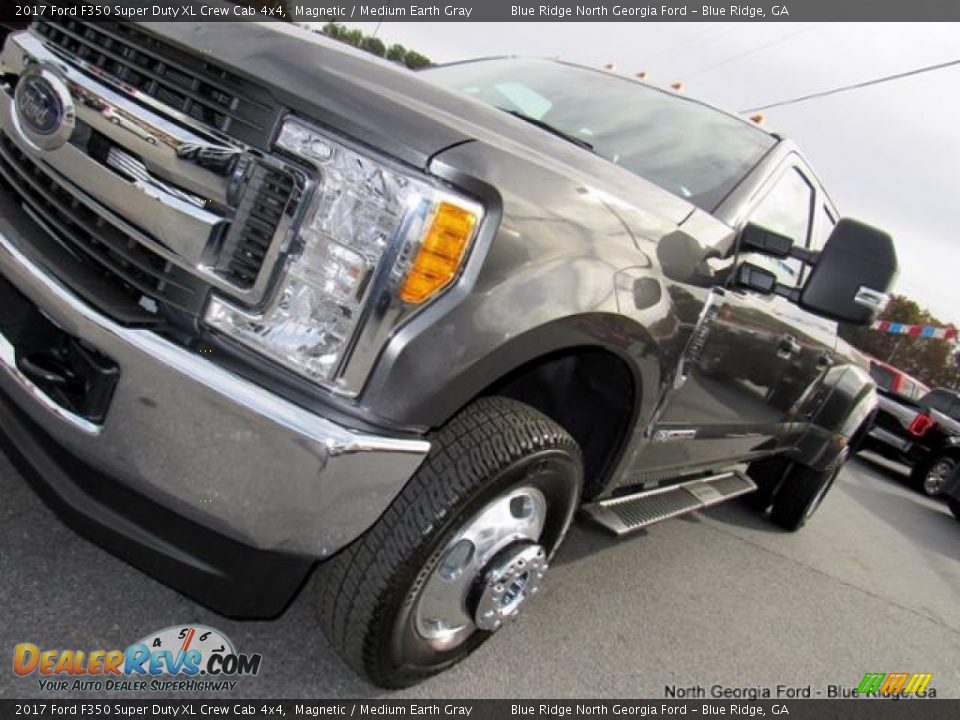 2017 Ford F350 Super Duty XL Crew Cab 4x4 Magnetic / Medium Earth Gray Photo #29