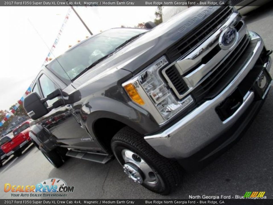 2017 Ford F350 Super Duty XL Crew Cab 4x4 Magnetic / Medium Earth Gray Photo #30
