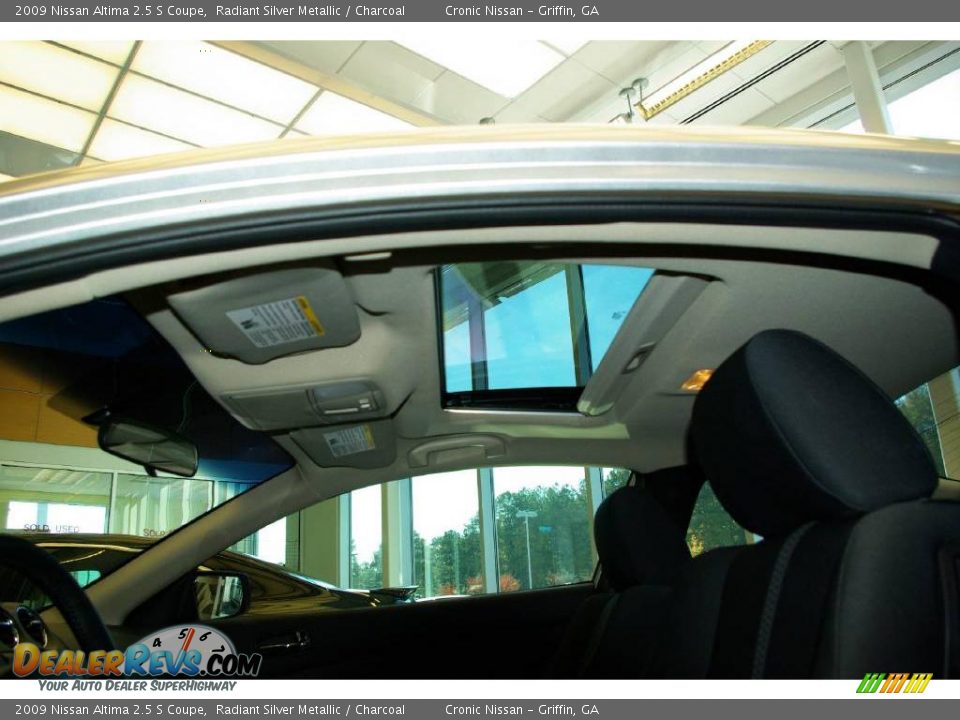2009 Nissan Altima 2.5 S Coupe Radiant Silver Metallic / Charcoal Photo #34