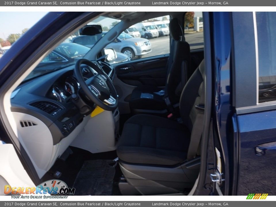 2017 Dodge Grand Caravan SE Contusion Blue Pearlcoat / Black/Light Graystone Photo #6