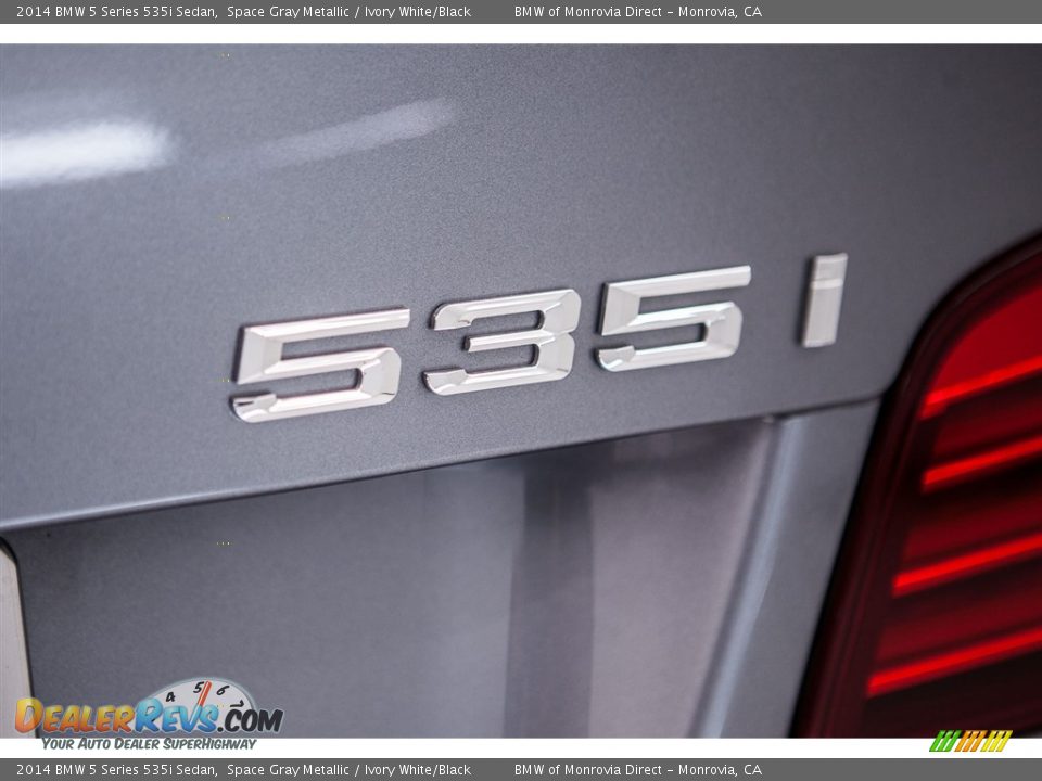 2014 BMW 5 Series 535i Sedan Space Gray Metallic / Ivory White/Black Photo #7