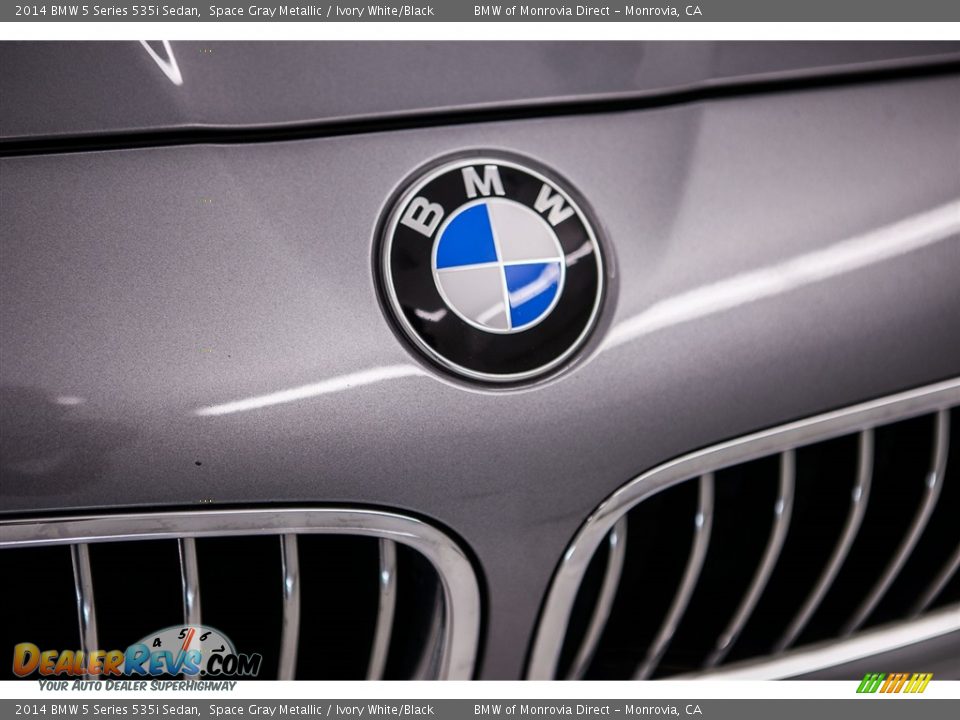 2014 BMW 5 Series 535i Sedan Space Gray Metallic / Ivory White/Black Photo #30