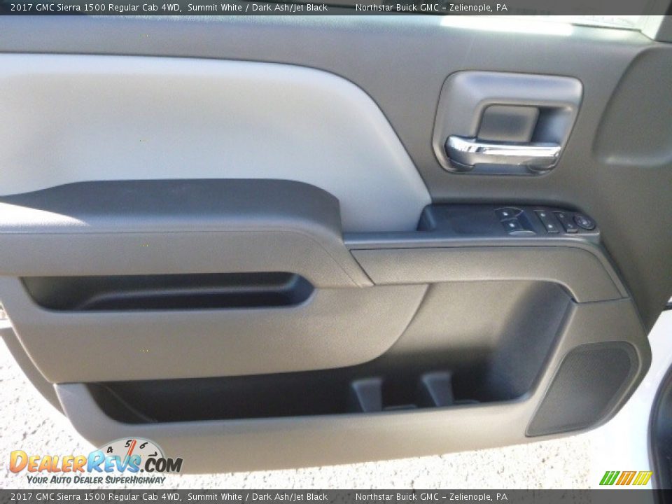 Door Panel of 2017 GMC Sierra 1500 Regular Cab 4WD Photo #14