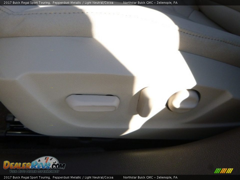 2017 Buick Regal Sport Touring Pepperdust Metallic / Light Neutral/Cocoa Photo #13