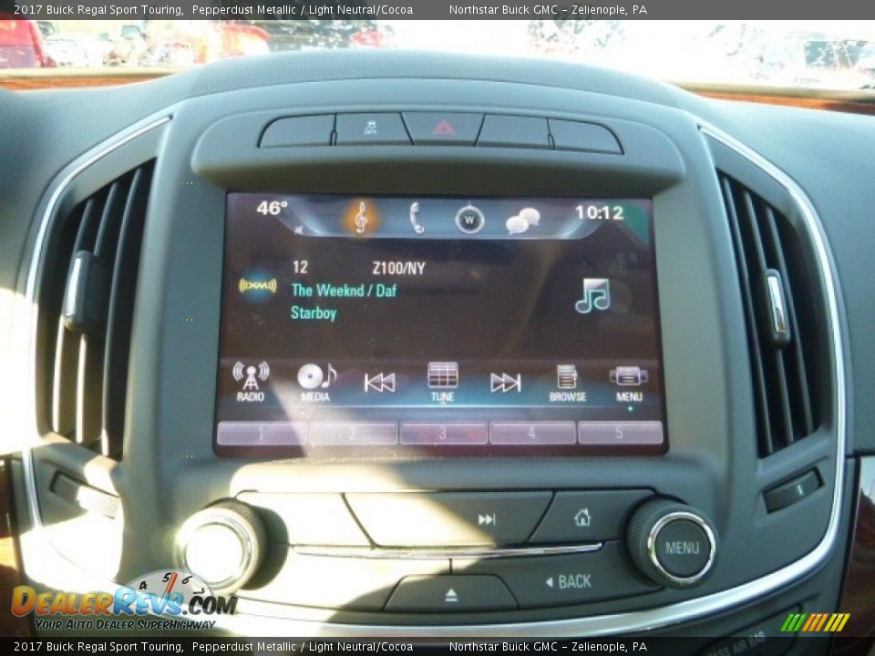 2017 Buick Regal Sport Touring Pepperdust Metallic / Light Neutral/Cocoa Photo #16