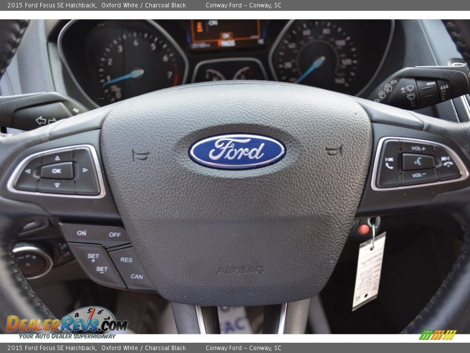 2015 Ford Focus SE Hatchback Oxford White / Charcoal Black Photo #23