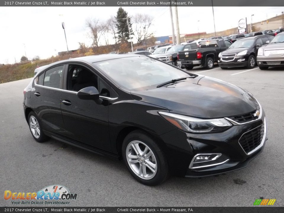 Front 3/4 View of 2017 Chevrolet Cruze LT Photo #6