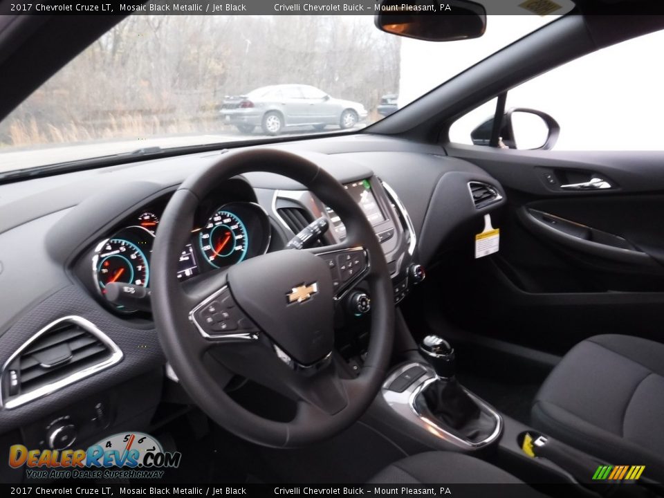 Dashboard of 2017 Chevrolet Cruze LT Photo #11