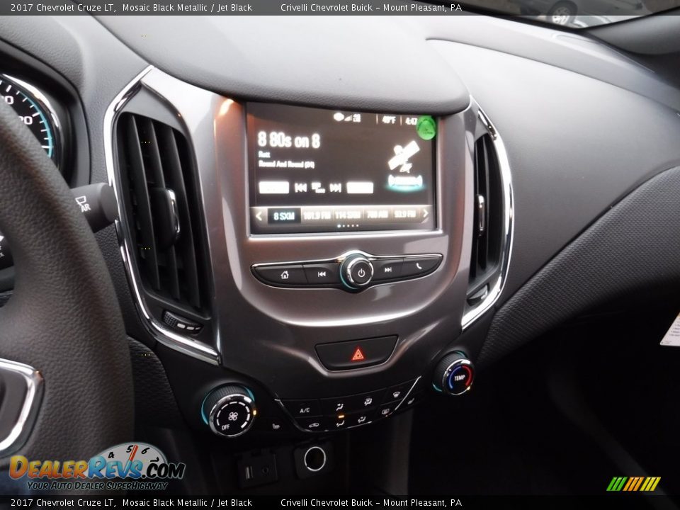 Controls of 2017 Chevrolet Cruze LT Photo #15