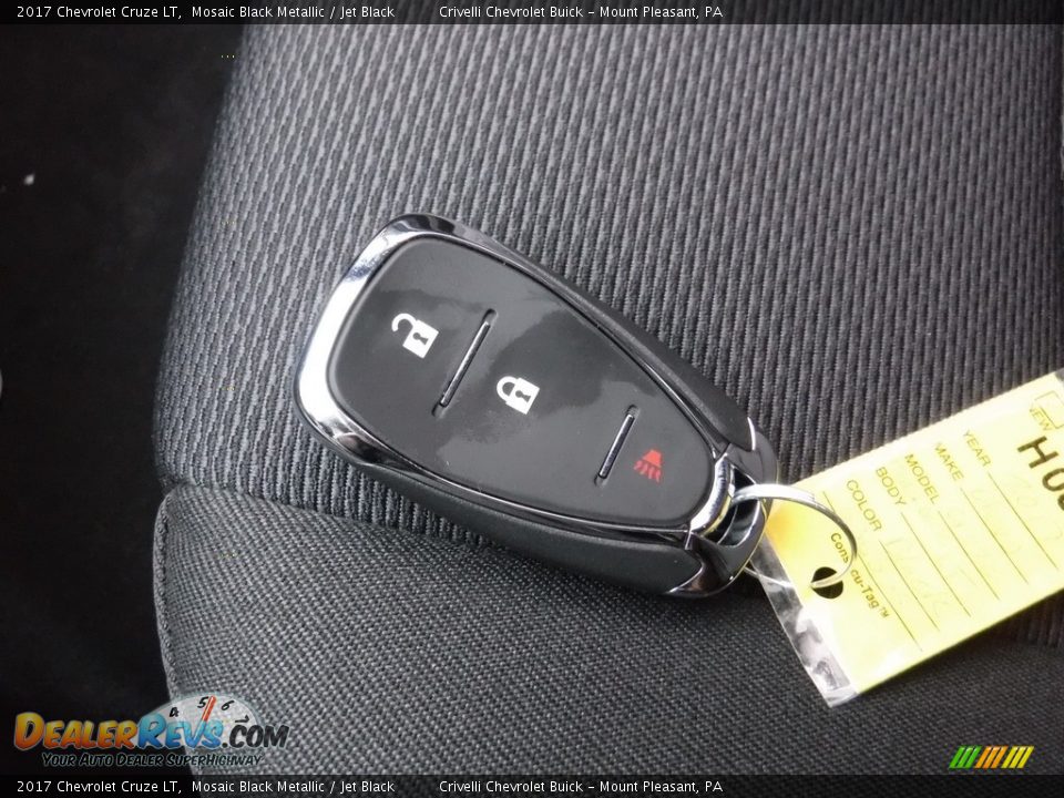 Keys of 2017 Chevrolet Cruze LT Photo #26