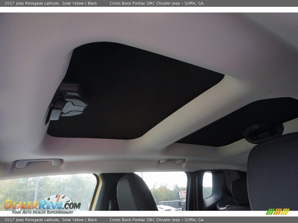 Sunroof of 2017 Jeep Renegade Latitude Photo #11