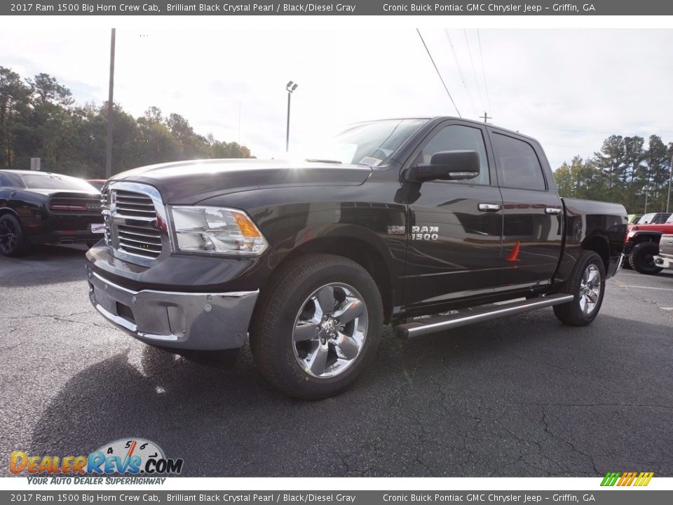 Front 3/4 View of 2017 Ram 1500 Big Horn Crew Cab Photo #3