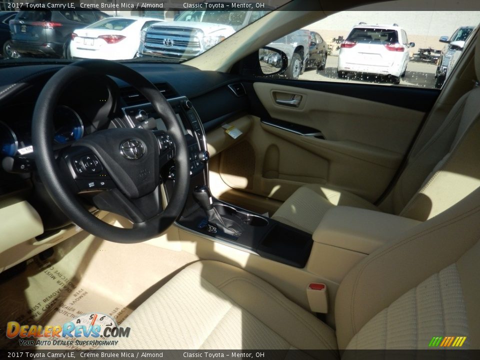 2017 Toyota Camry LE Creme Brulee Mica / Almond Photo #4