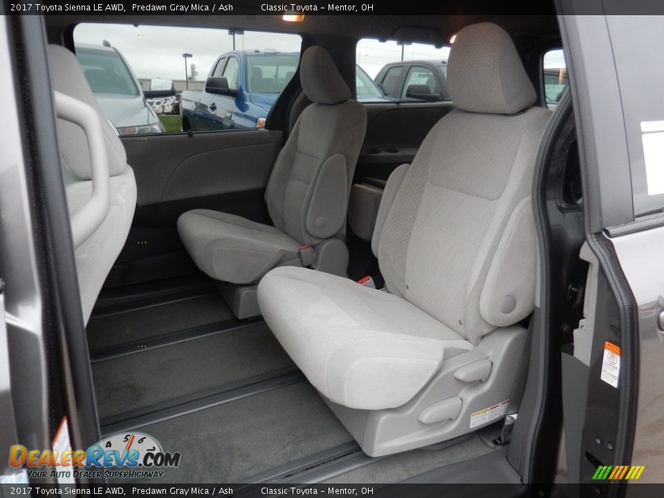 Rear Seat of 2017 Toyota Sienna LE AWD Photo #5