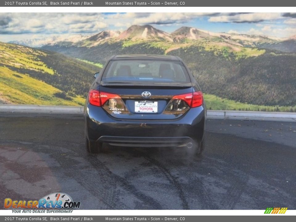 2017 Toyota Corolla SE Black Sand Pearl / Black Photo #4