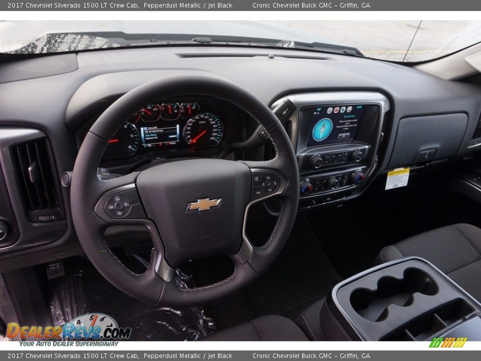 Dashboard of 2017 Chevrolet Silverado 1500 LT Crew Cab Photo #10