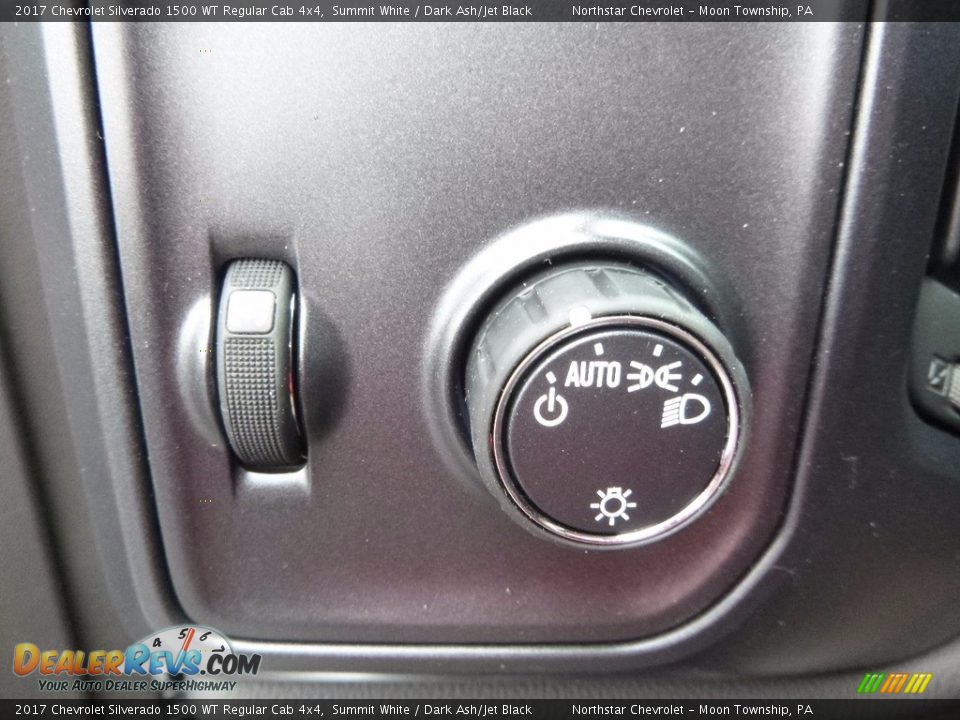 Controls of 2017 Chevrolet Silverado 1500 WT Regular Cab 4x4 Photo #18