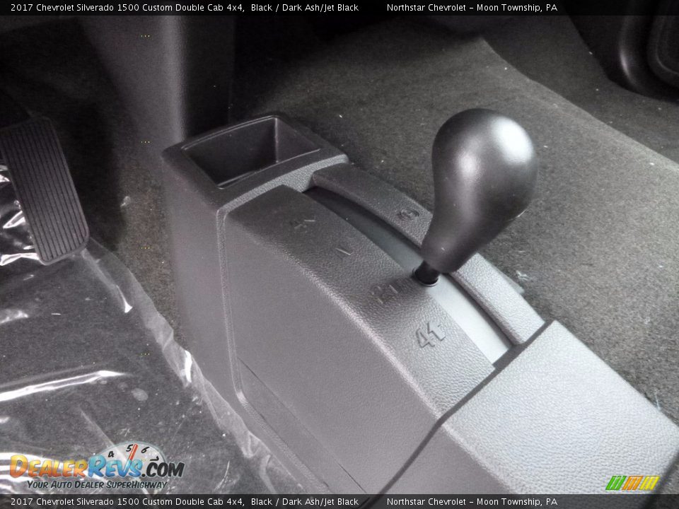 2017 Chevrolet Silverado 1500 Custom Double Cab 4x4 Shifter Photo #15