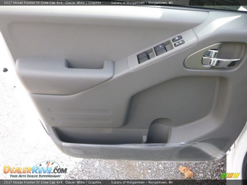 2017 Nissan Frontier SV Crew Cab 4x4 Glacier White / Graphite Photo #15