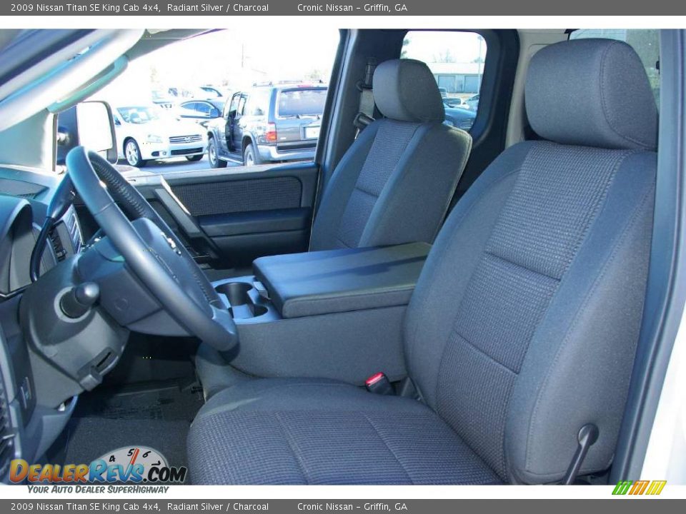 2009 Nissan Titan SE King Cab 4x4 Radiant Silver / Charcoal Photo #11
