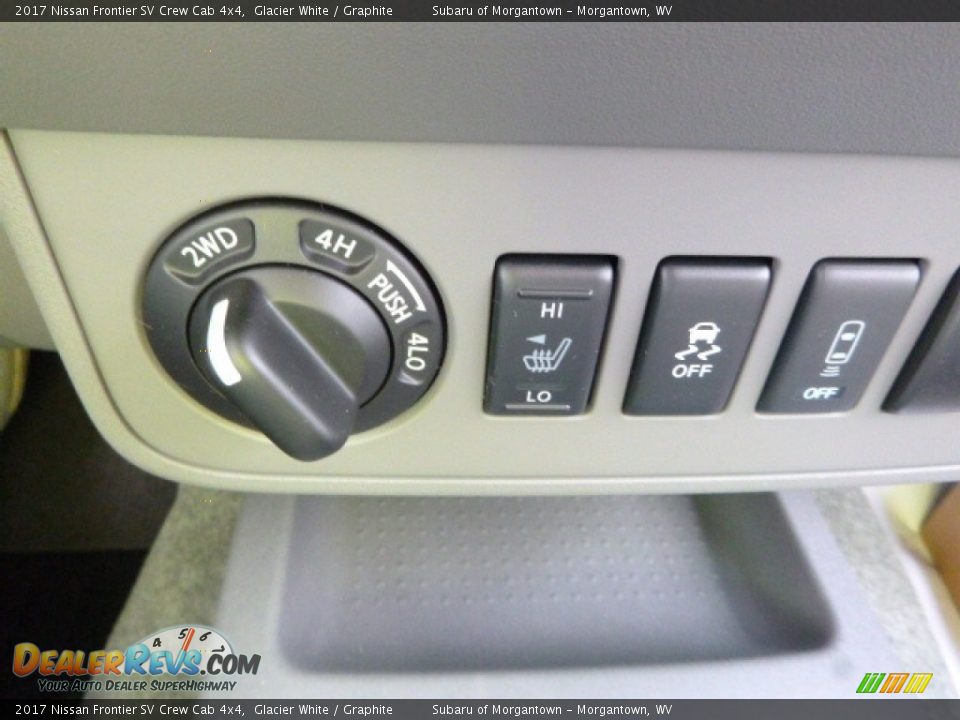 Controls of 2017 Nissan Frontier SV Crew Cab 4x4 Photo #18