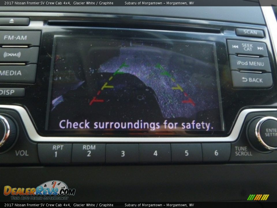2017 Nissan Frontier SV Crew Cab 4x4 Glacier White / Graphite Photo #19