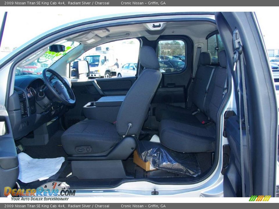 2009 Nissan Titan SE King Cab 4x4 Radiant Silver / Charcoal Photo #13