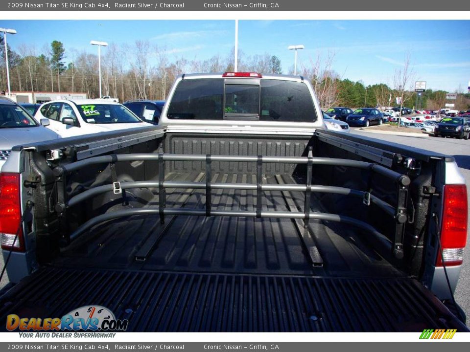 2009 Nissan Titan SE King Cab 4x4 Radiant Silver / Charcoal Photo #15