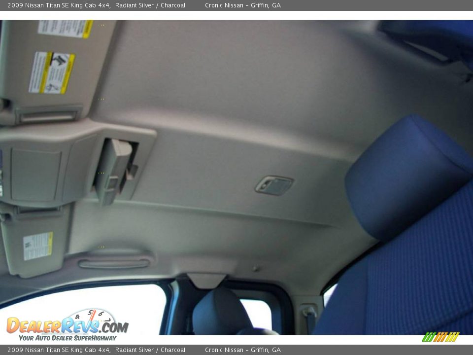 2009 Nissan Titan SE King Cab 4x4 Radiant Silver / Charcoal Photo #25