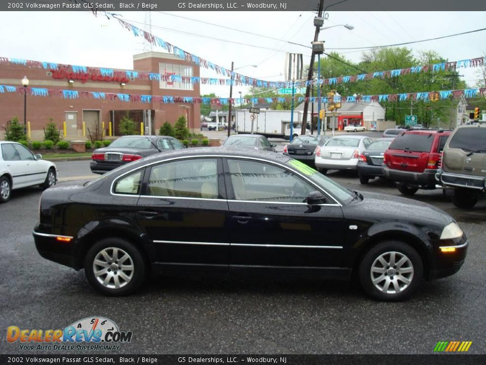 2002 Volkswagen Passat GLS Sedan Black / Beige Photo #4