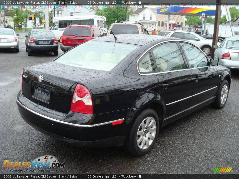 2002 Volkswagen Passat GLS Sedan Black / Beige Photo #5